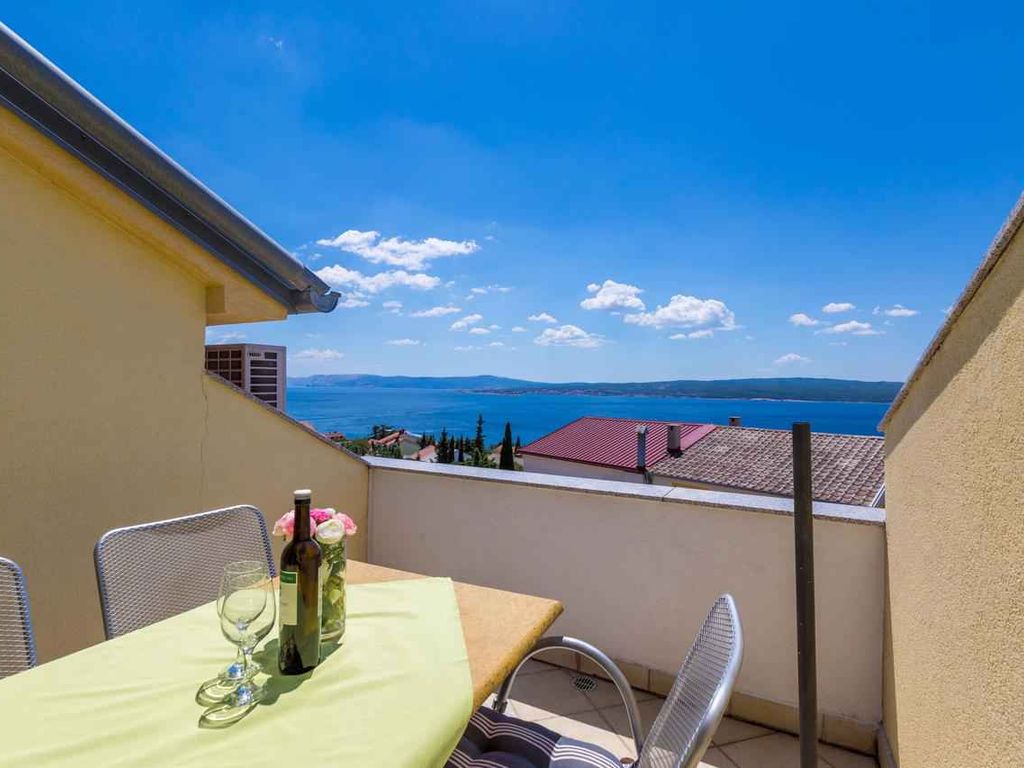 Ferienwohnung mit Balkon und Meerblick
