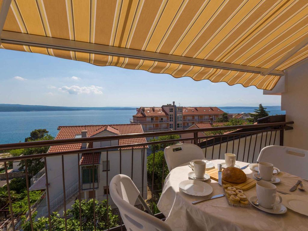 Ferienwohnung mit Balkon und Meerblick