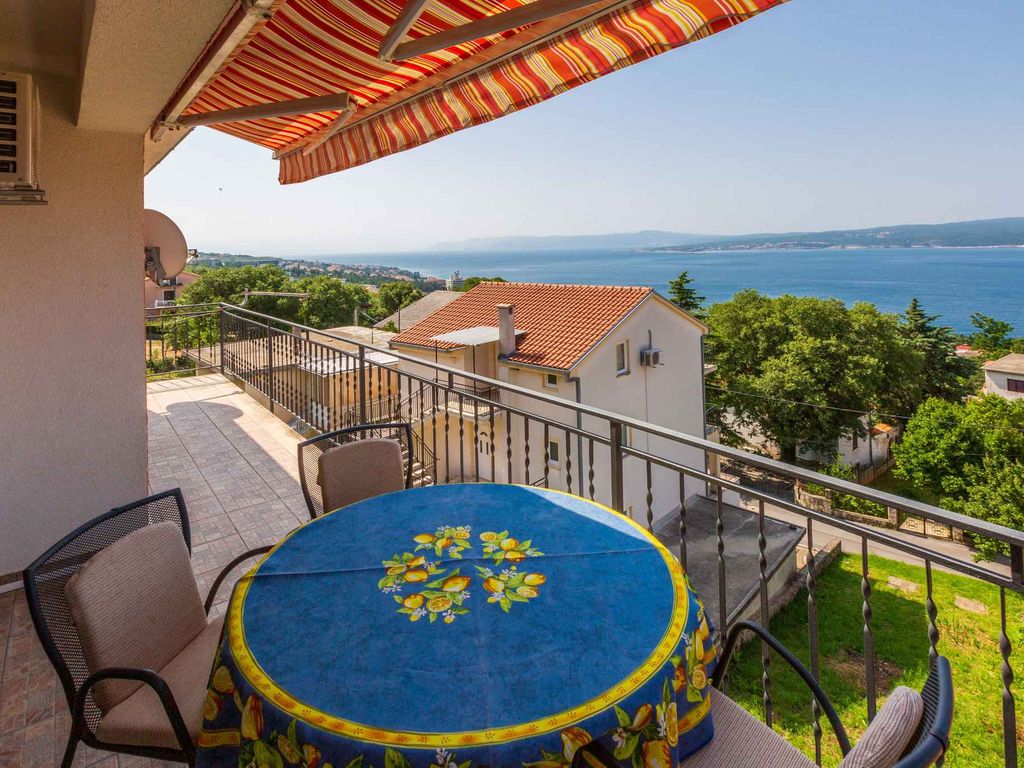 Ferienwohnung mit Balkon und Meerblick