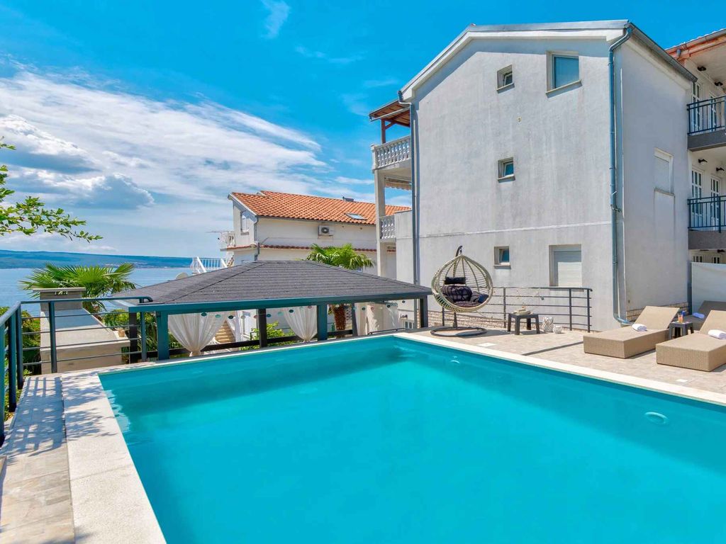 Ferienwohnung mit Swimmingpool und Whirlpool zur gemeinsamen Nutzung