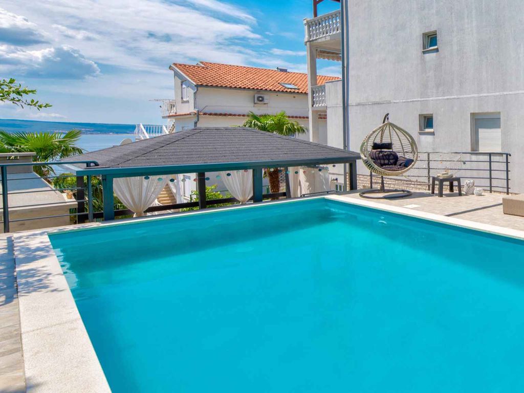 Ferienwohnung mit Swimmingpool und Whirlpool zur gemeinsamen Nutzung