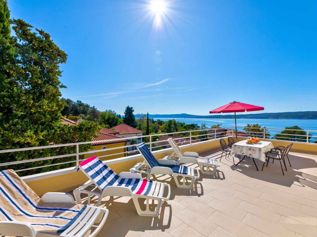 Ferienwohnung mit Balkon und Klimaanlage