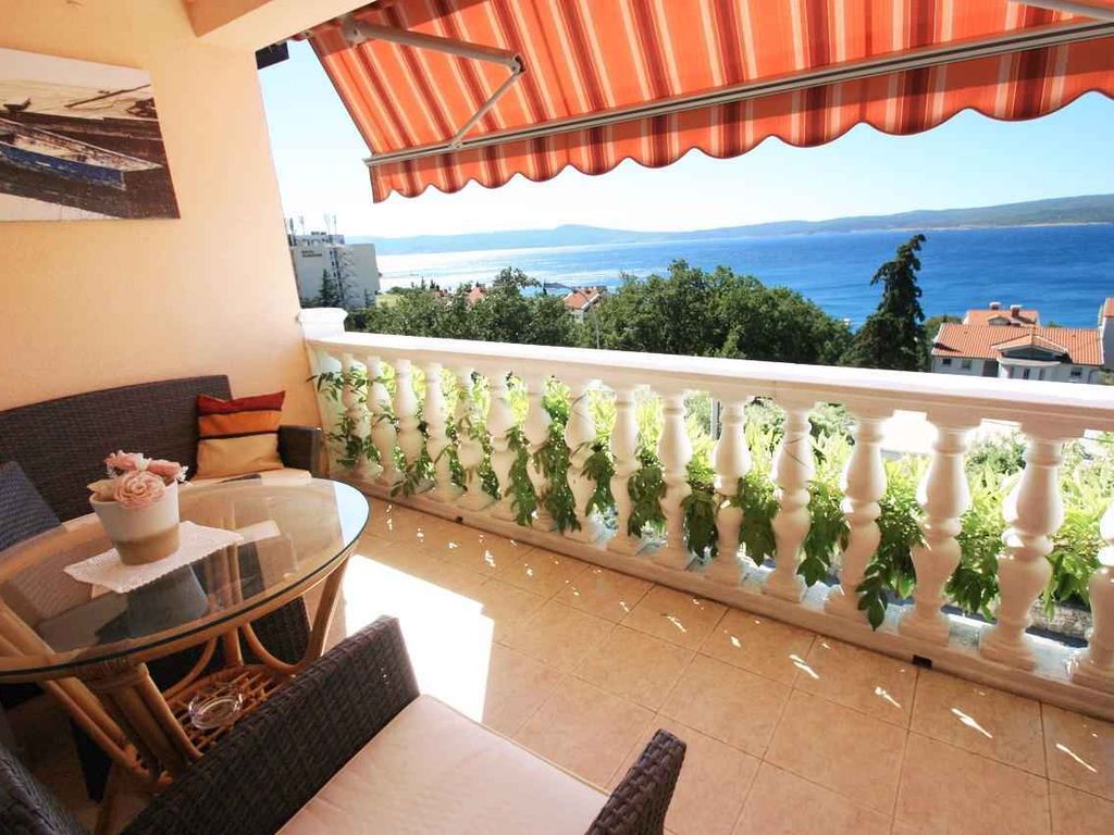 Ferienwohnung mit Balkon und Klimaanlage