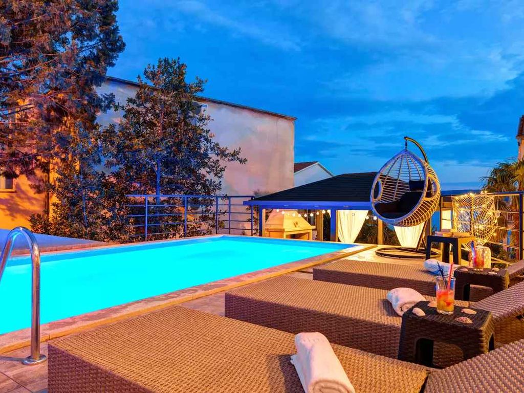 Ferienwohnung mit Swimmingpool und Whirlpool zur gemeinsamen Nutzung