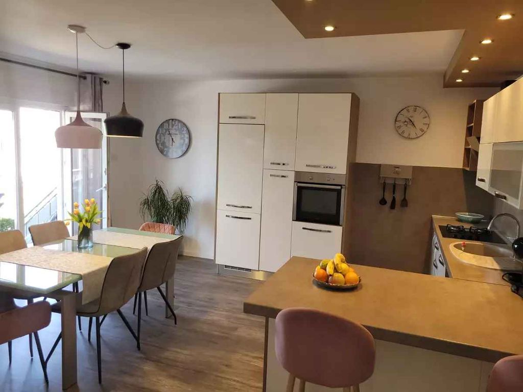 Ferienwohnung mit Balkon und Klimaanlage