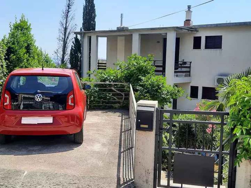 Ferienwohnung mit Balkon und Klimaanlage