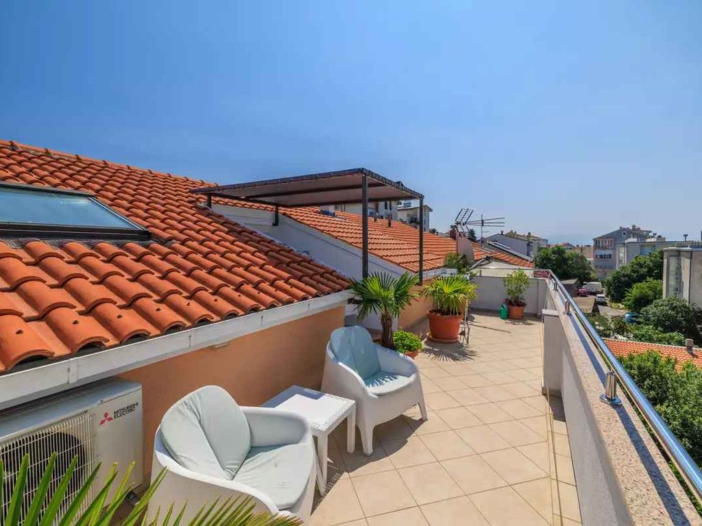 Ferienwohnung mit Balkon und Meerblick