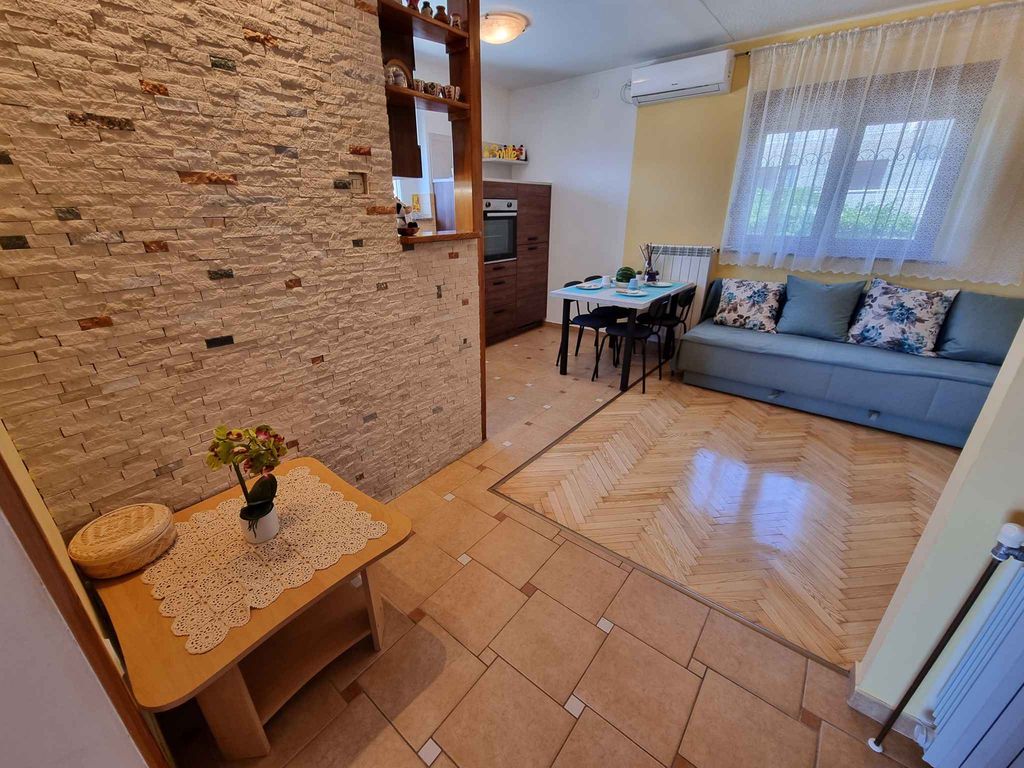 Ferienwohnung mit Balkon und Meerblick