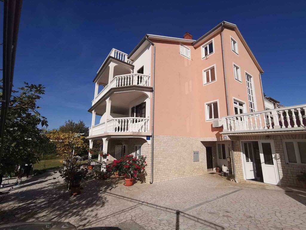 Ferienwohnung mit Klimaanlage und Balkon