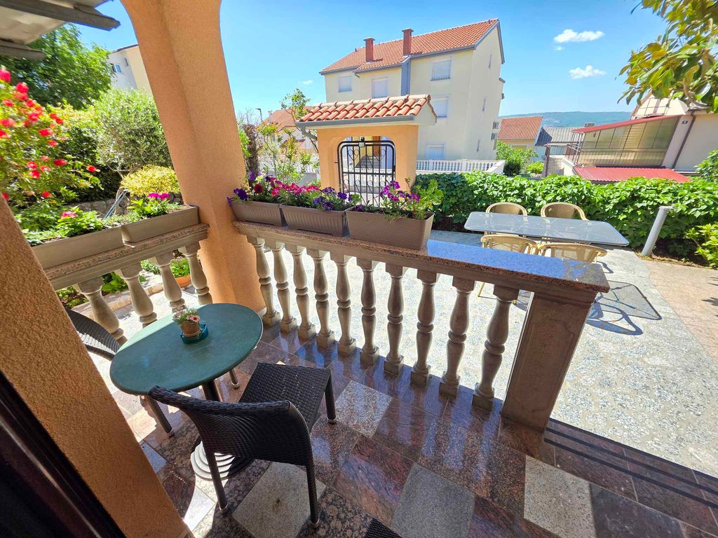 Ferienwohnung mit Terrasse und Klimaanlage