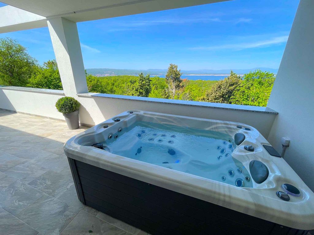 Villa mit herrlicher Aussicht und Jacuzzi