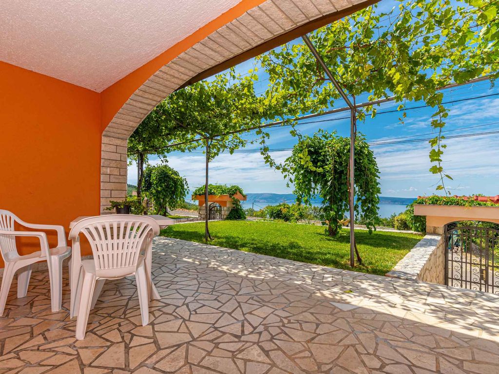 Ferienwohnung mit 4 Schlafzimmern und einem Balkon