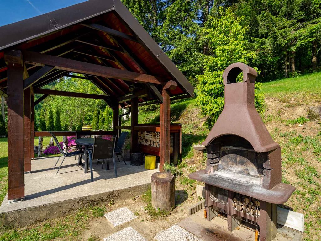 Ferienhaus mit Terrasse und großen Garten