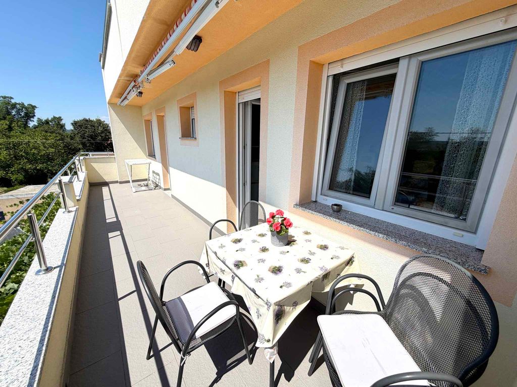 Ferienwohnung modern mit Balkon
