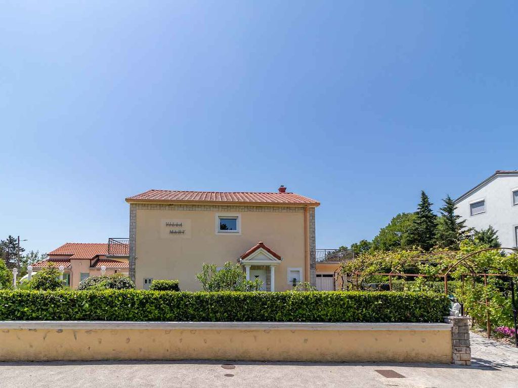 Villa mit Swimmingpool
