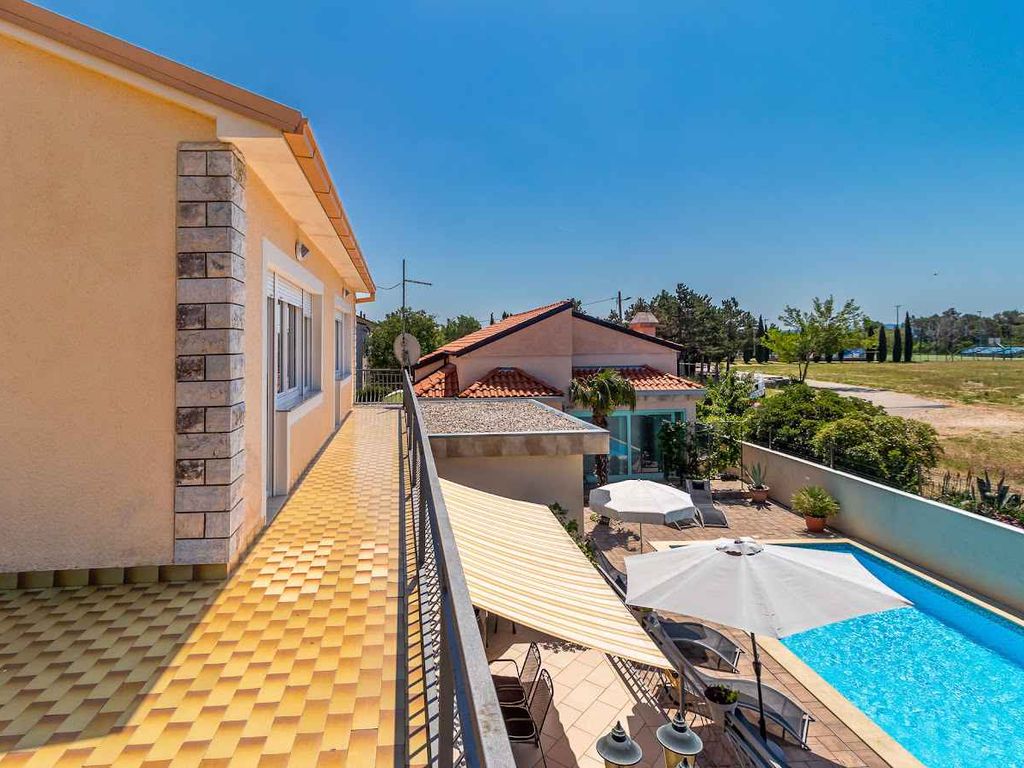 Villa mit Swimmingpool