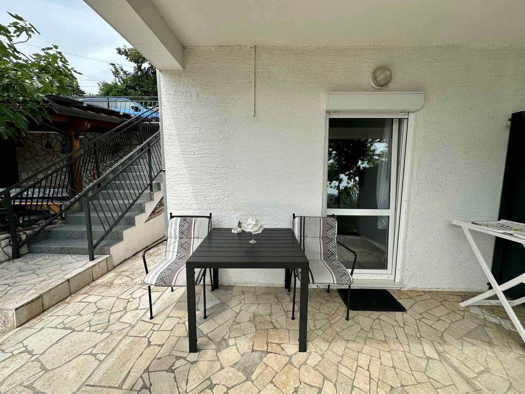 Studio mit Meerblick und Pool