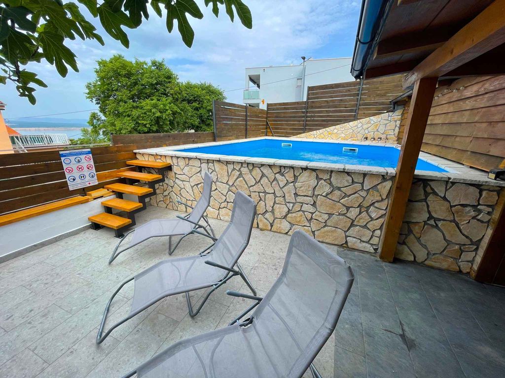 Ferienwohnung mit Meerblick und Pool
