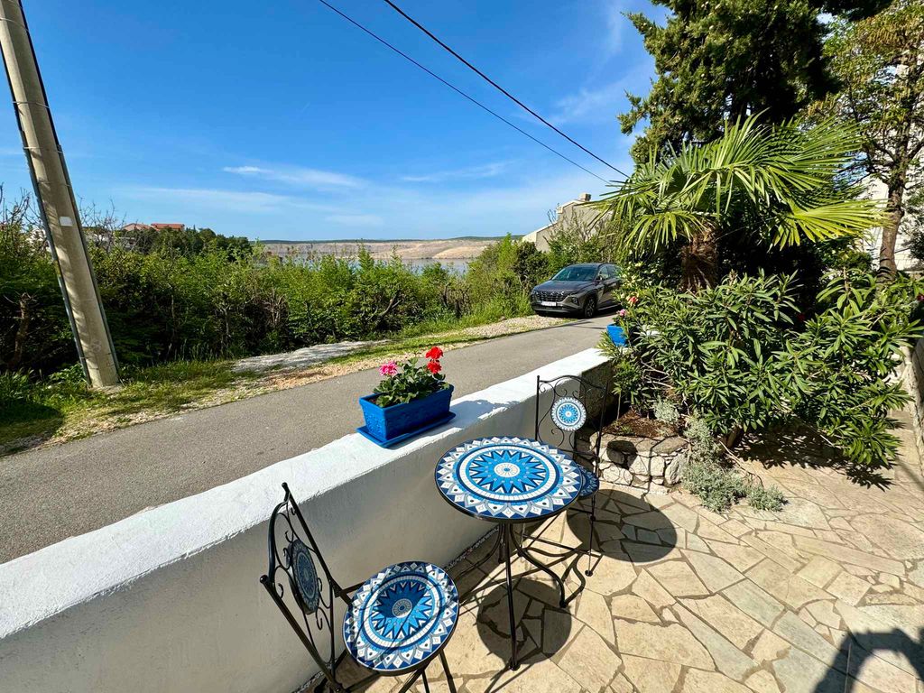 Ferienwohnung mit Terrasse und Meerblick