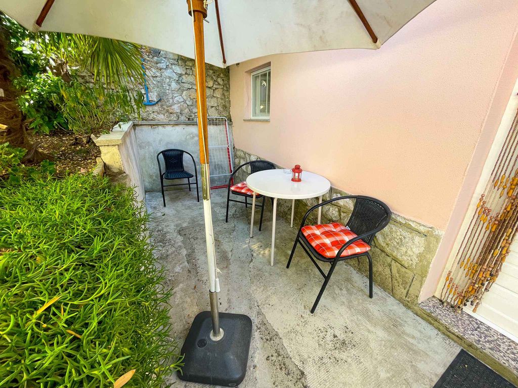 Studio mit Terrasse und Klimaanlage