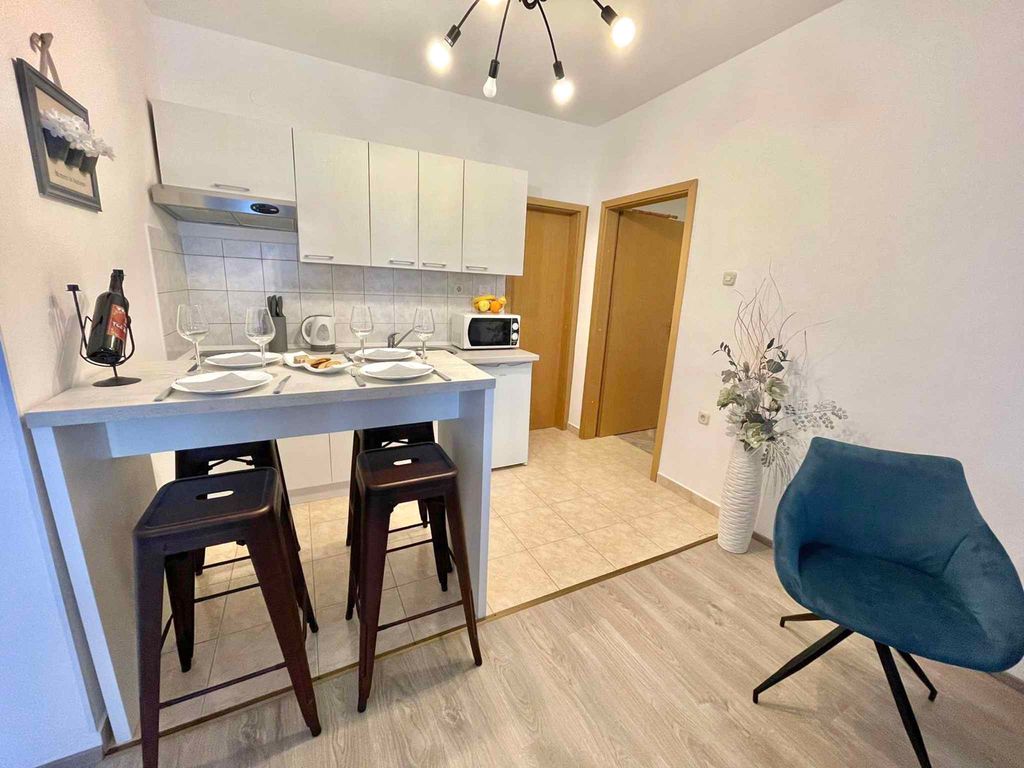 Ferienwohnung klimatisiert mit Balkon