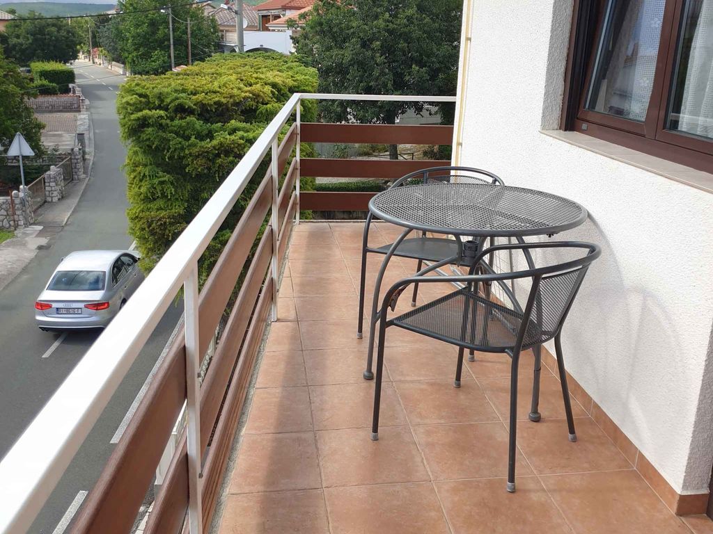 Ferienwohnung klimatisiert mit Balkon