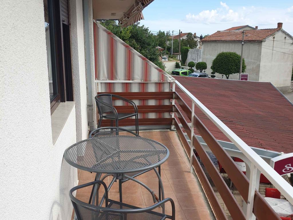 Ferienwohnung klimatisiert mit Balkon