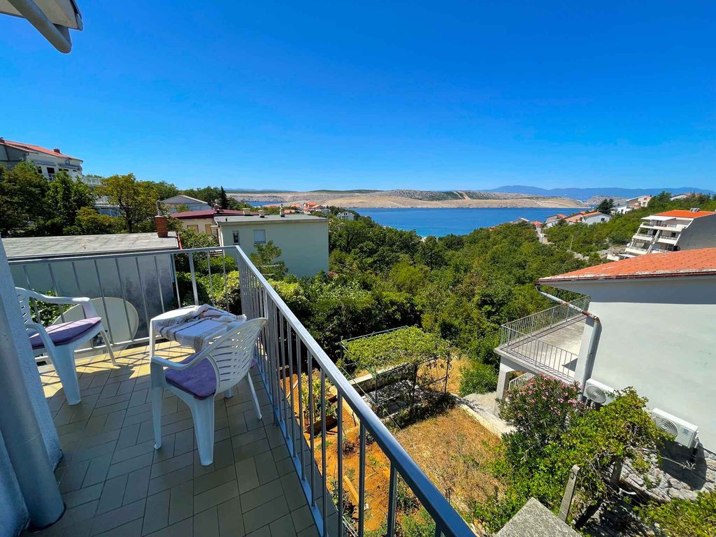 Ferienwohnung mit Balkon und Klimaanlage