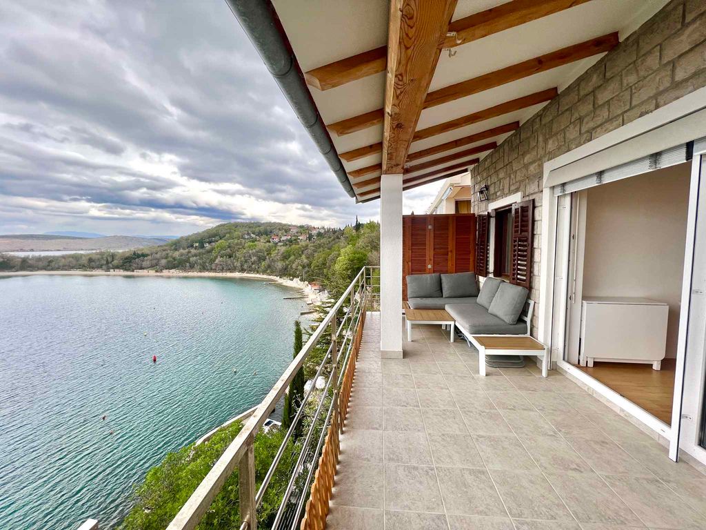 Ferienwohnung mit einen Balkon und Meerblick