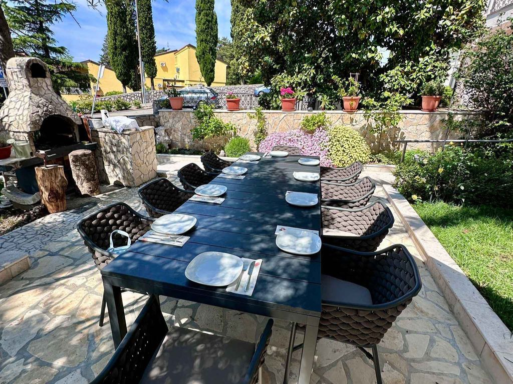 Ferienwohnung mit Terrasse und Grill