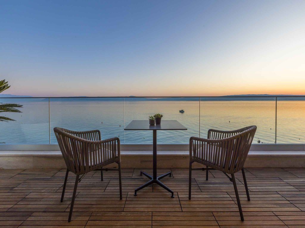 Ferienwohnung mit Außenpool und Meerblick
