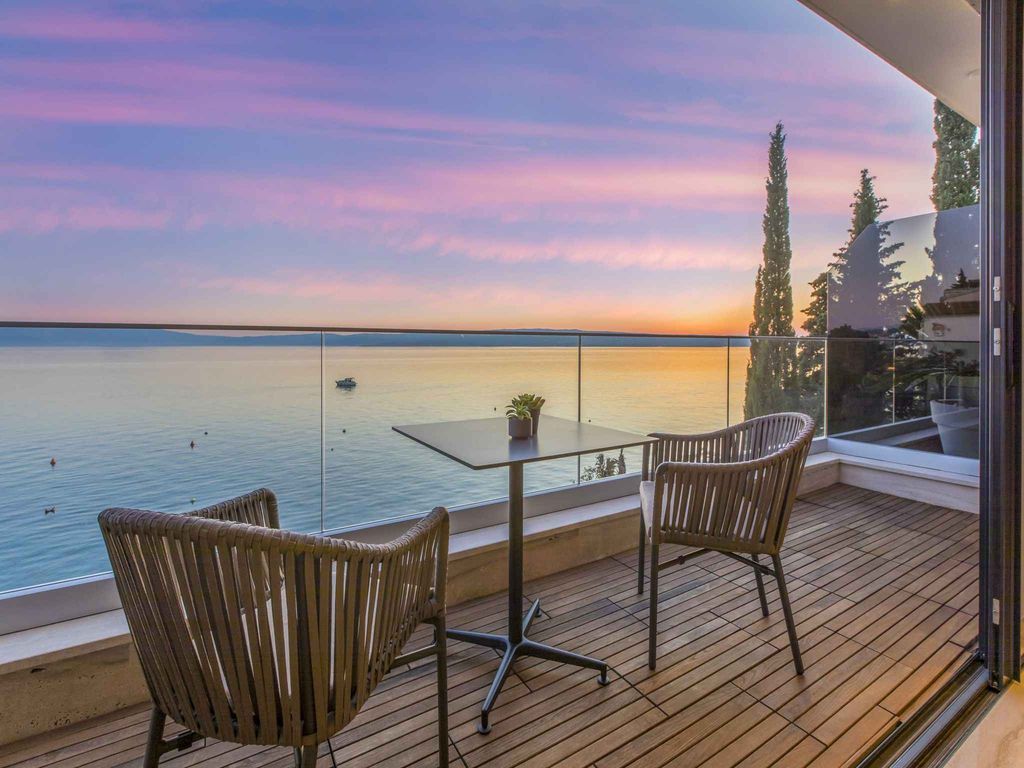 Ferienwohnung mit Außenpool und Meerblick