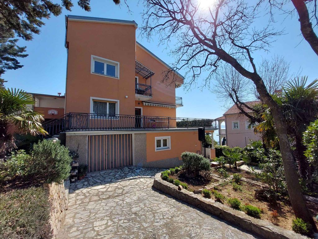 Ferienwohnung mit Balkon und Meerblick