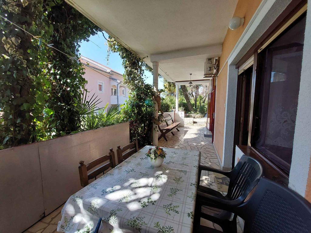 Ferienwohnung mit Klimaanlage und Terrasse