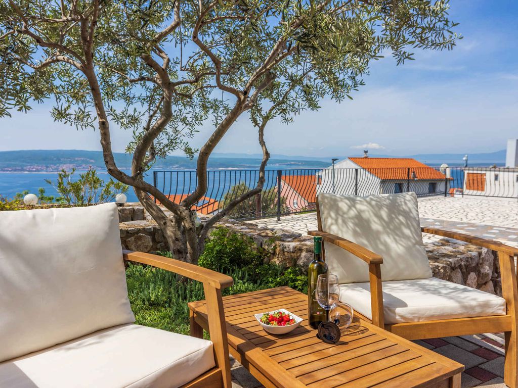 Ferienwohnung mit Jacuzzi und Terrasse