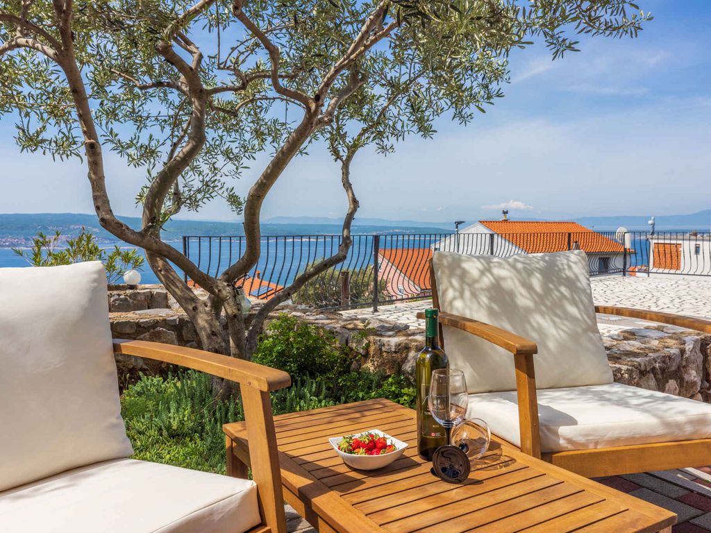 Ferienwohnung mit Jacuzzi und Terrasse