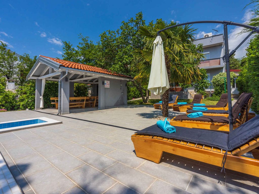 Ferienhaus mit Klimaanlage und Außenpool