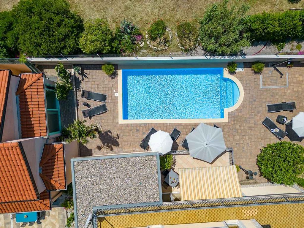 Villa mit Privatpool