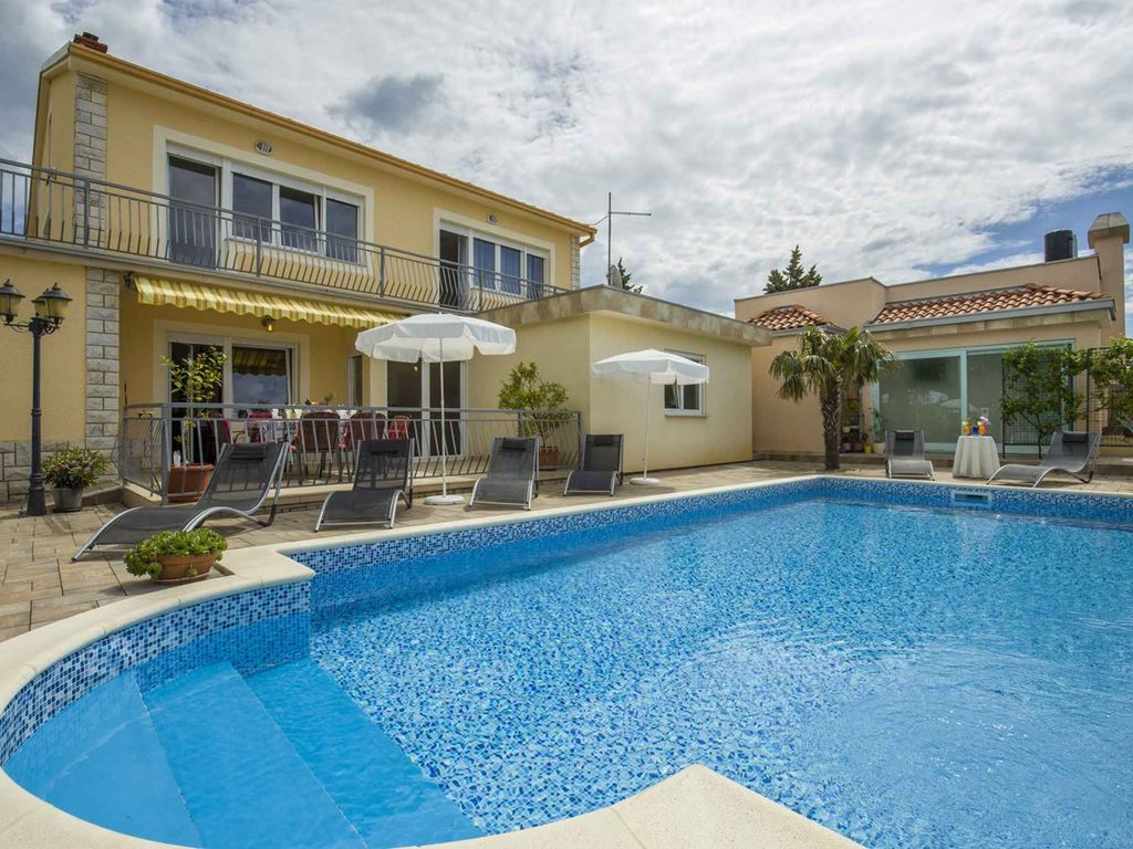 Villa mit Privatpool
