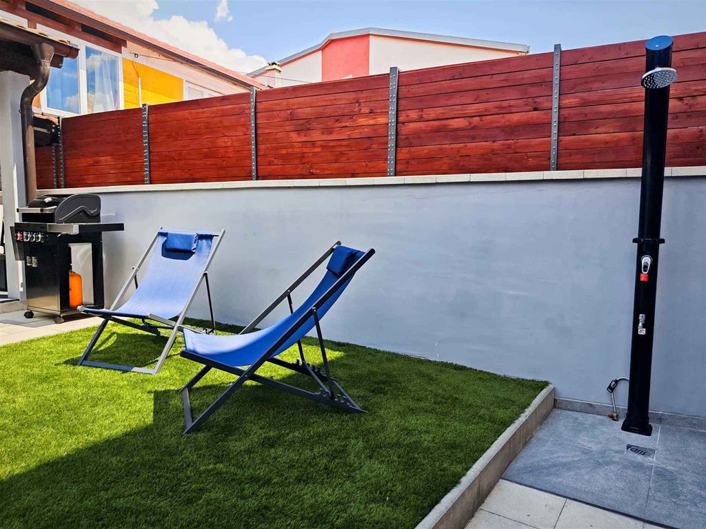 Ferienhaus mit Terrasse und zwei Schlafzimmern