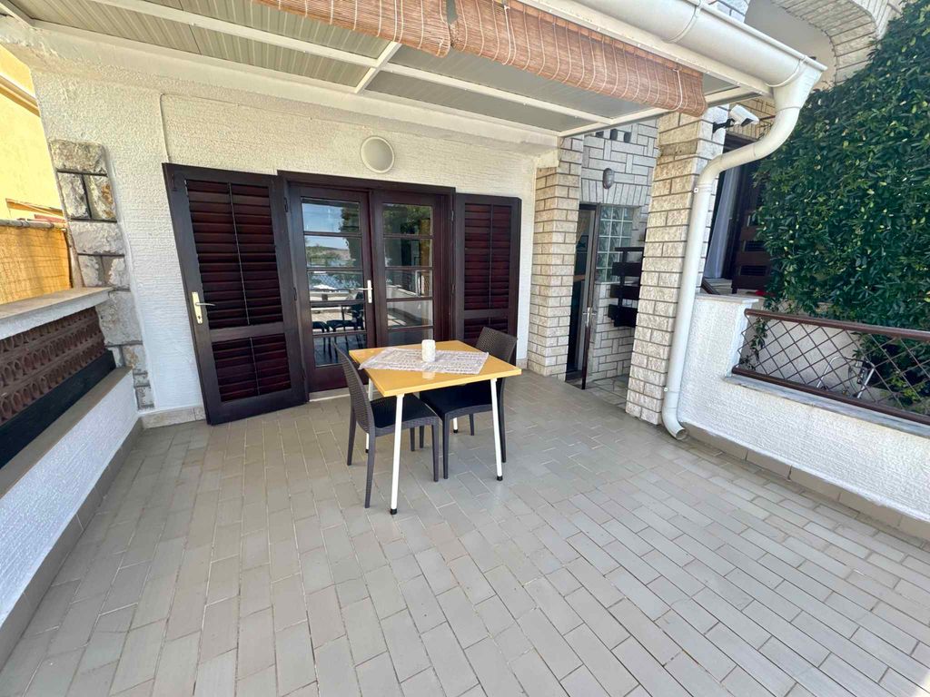 Ferienwohnung mit einem Balkon direkt am Meer