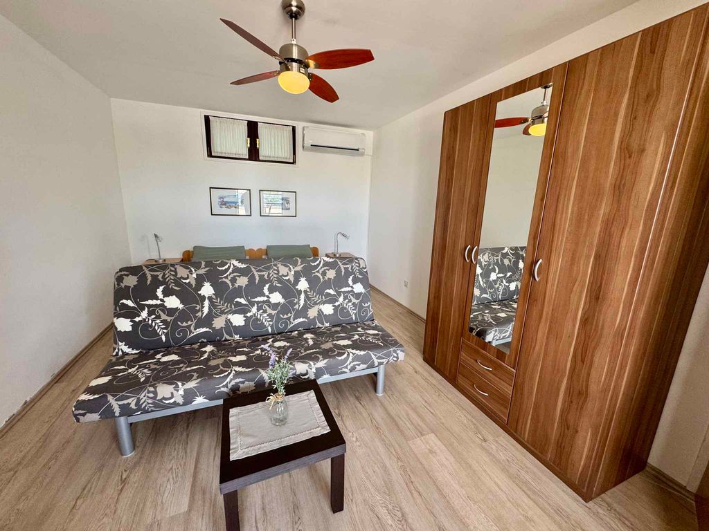 Ferienwohnung mit einem Balkon direkt am Meer
