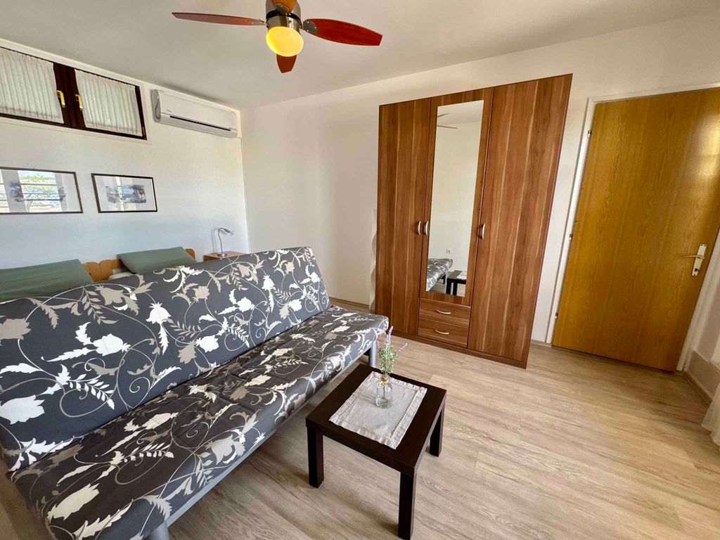 Ferienwohnung mit einem Balkon direkt am Meer