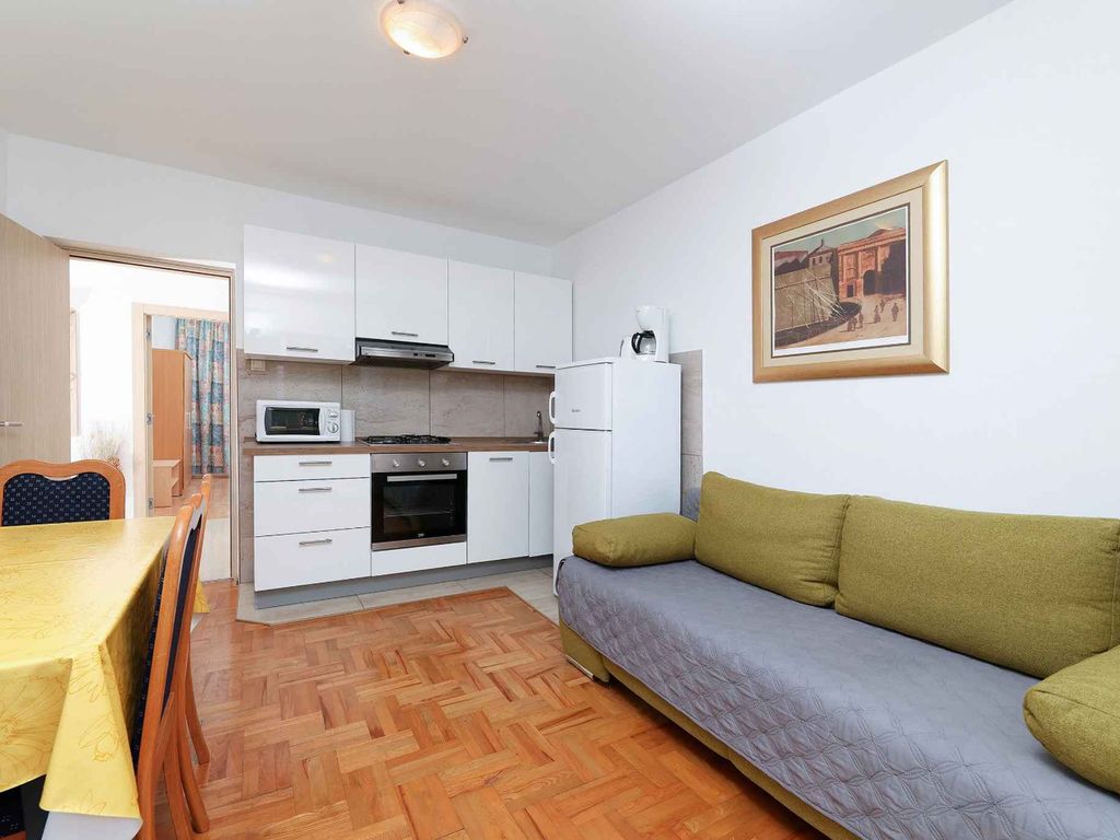 Ferienwohnung mit Klimaanlage und Garten