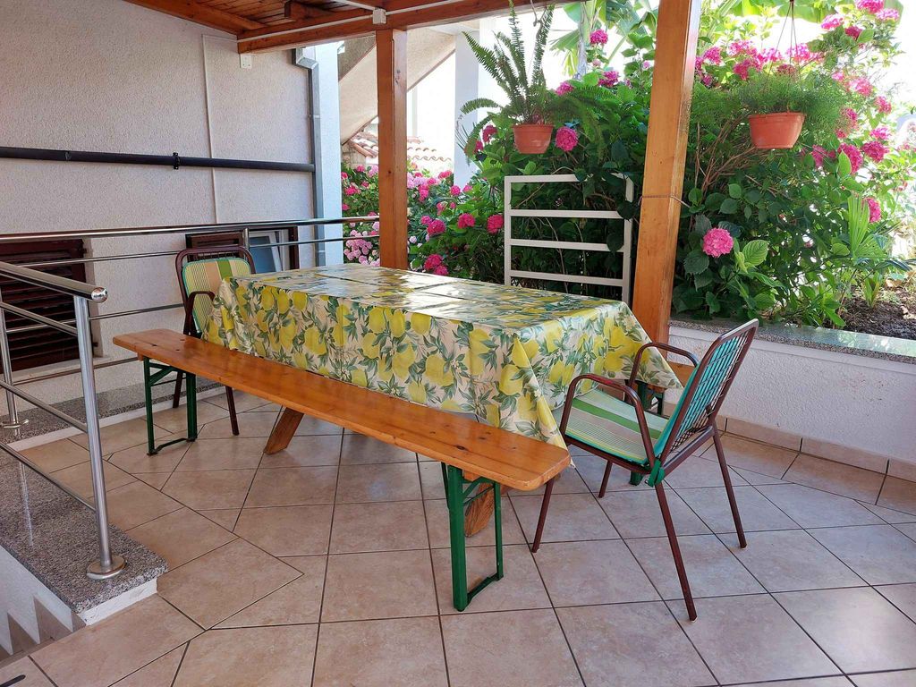 Ferienwohnung mit Klimaanlage und Balkon