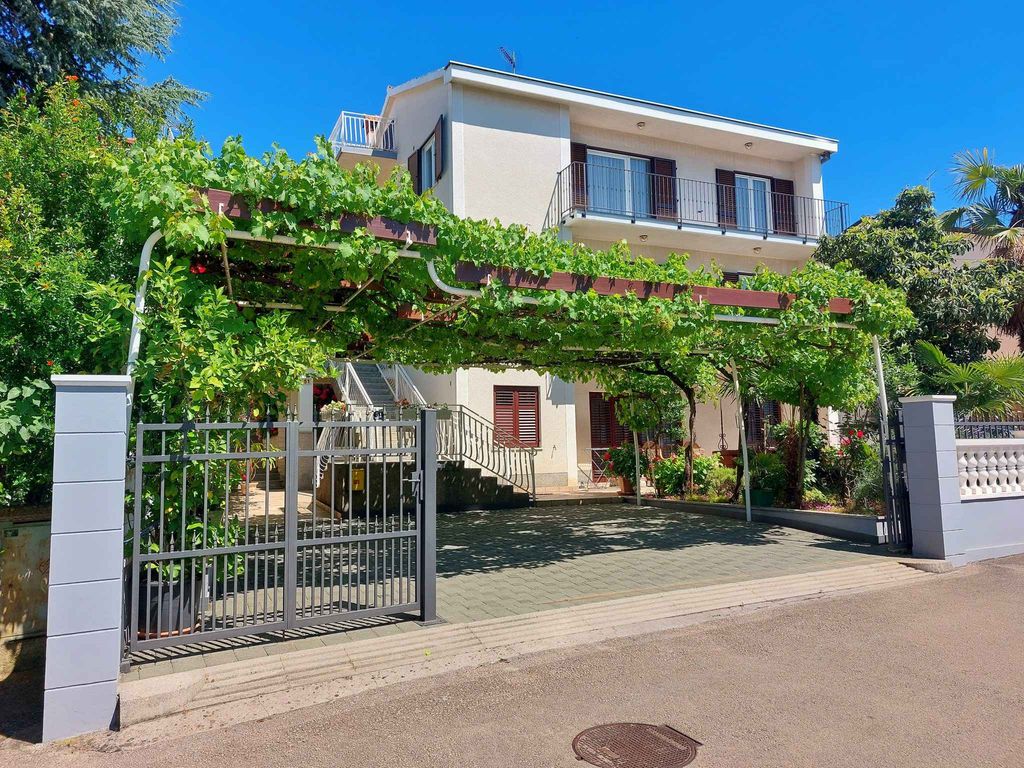 Ferienwohnung mit Klimaanlage und Balkon
