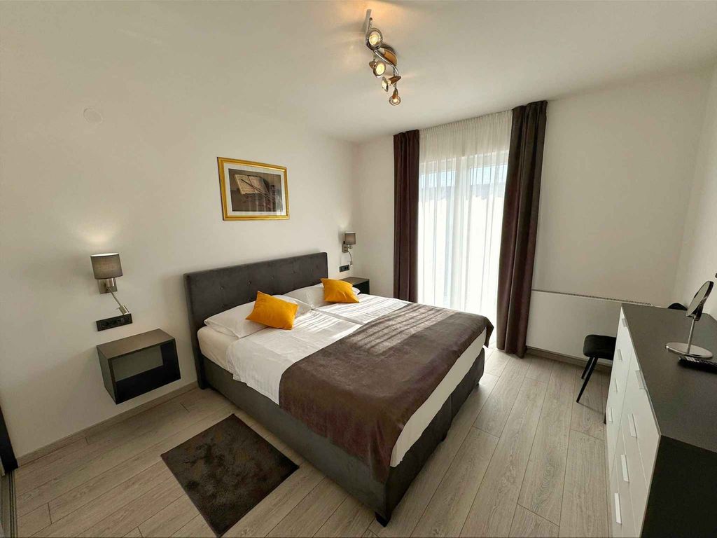 Ferienwohnung mit Klimaanlage und Balkon