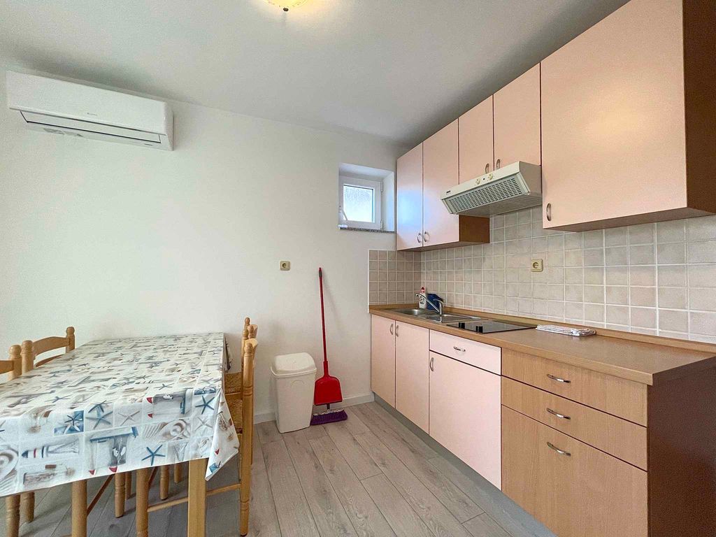 Ferienwohnung mit Balkon und Klimaanlage