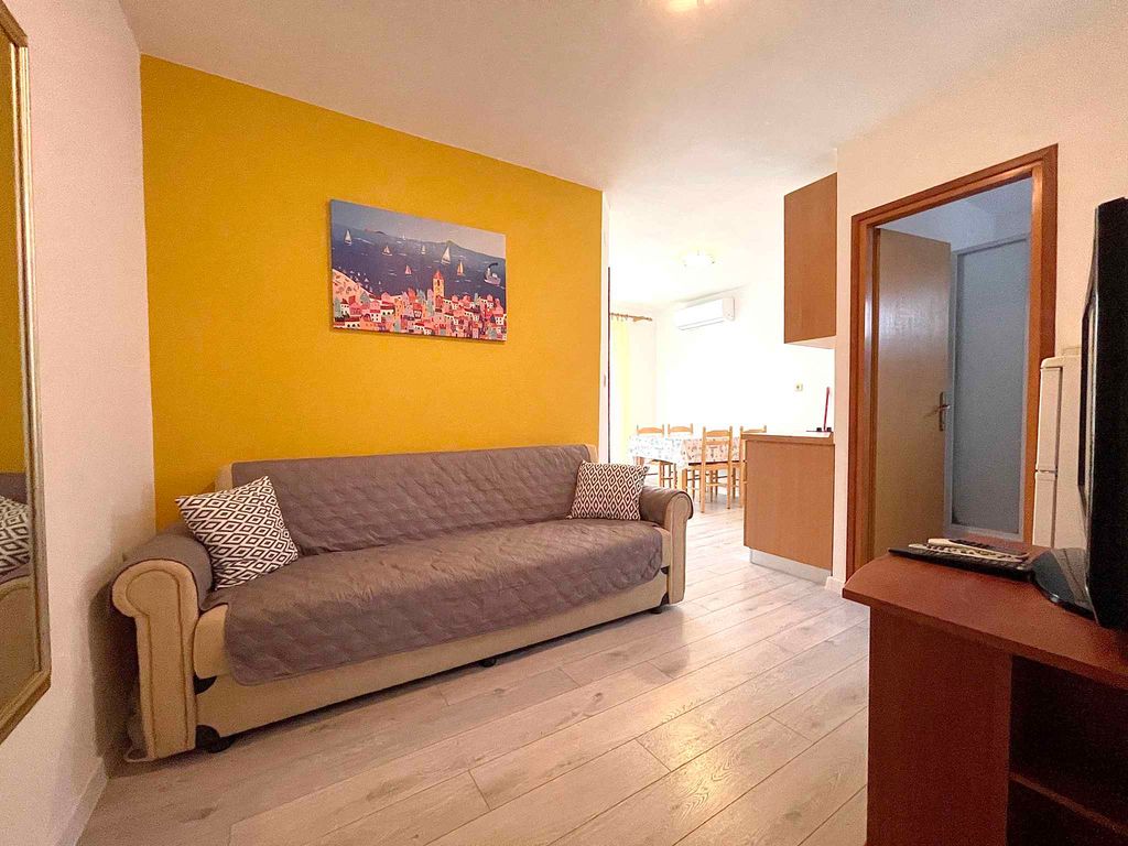 Ferienwohnung mit Balkon und Klimaanlage