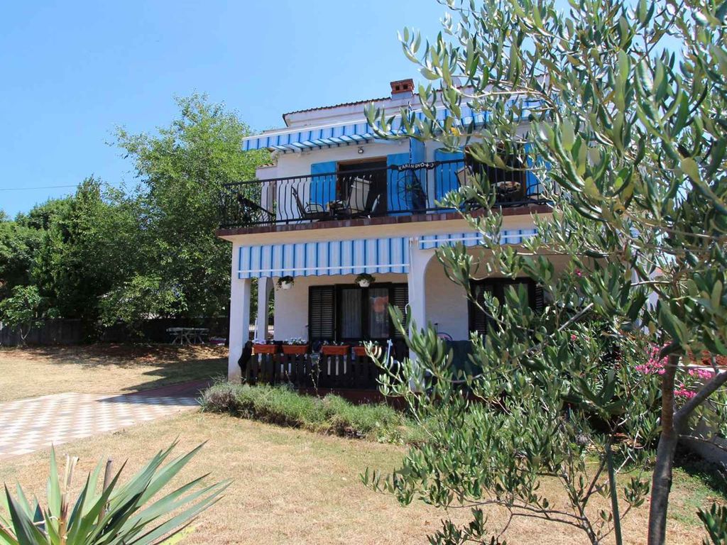 Ferienwohnung mit Klimaanlage und Balkon